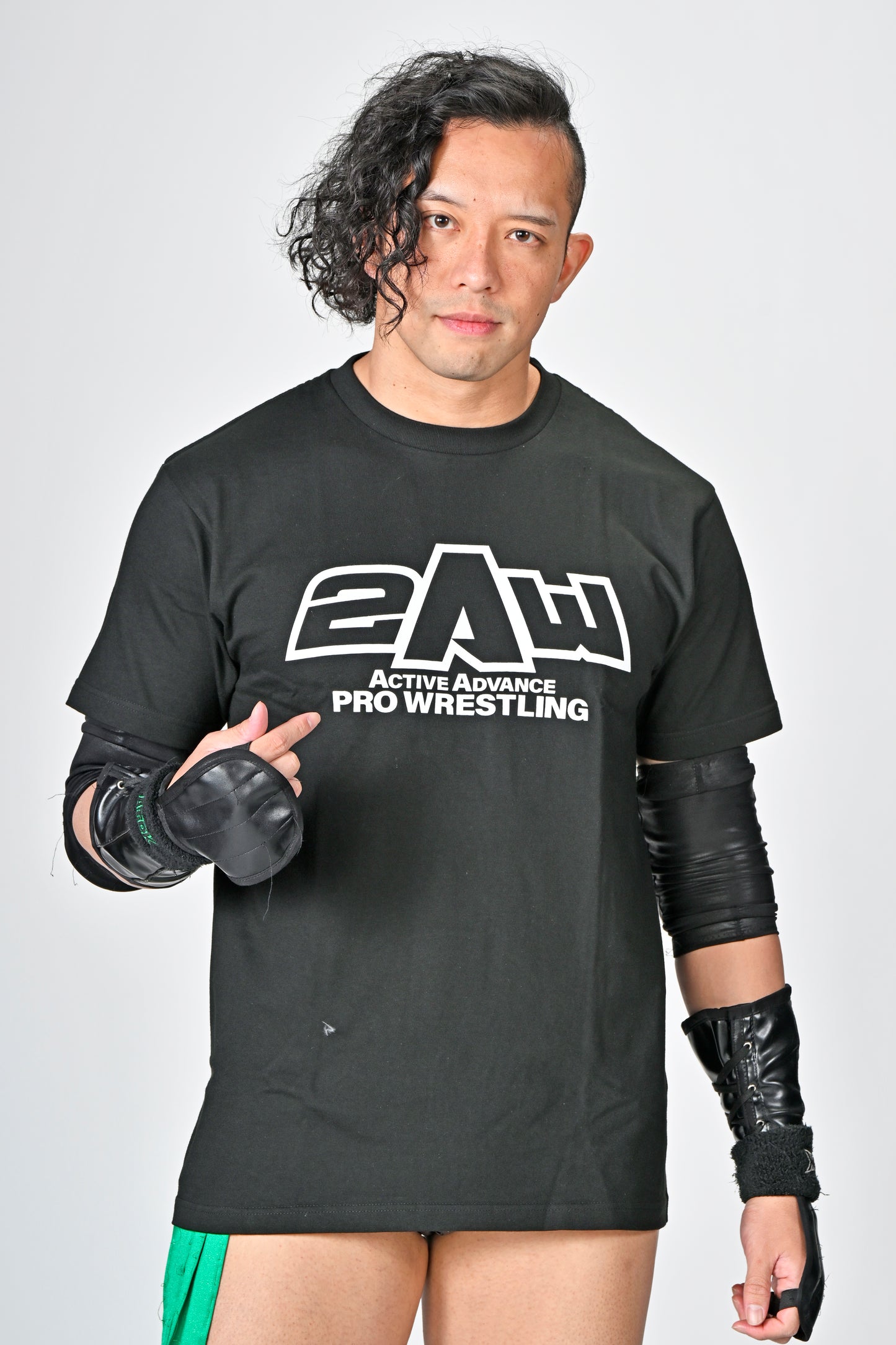 新2AW ロゴTシャツ